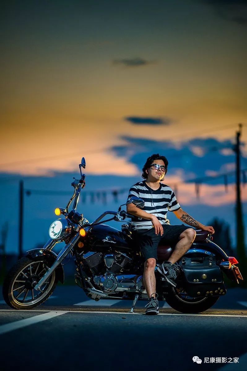 4e ed作者:光影困兽两轮承载了我即将枯萎的灵魂,我是骑士,我爱摩托!