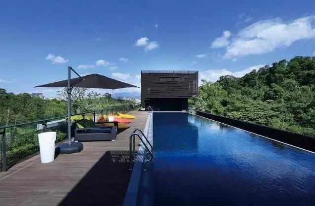 这所别墅是萧敬腾2017年购买的,地上6层,地下2层,里有音乐室,演奏厅