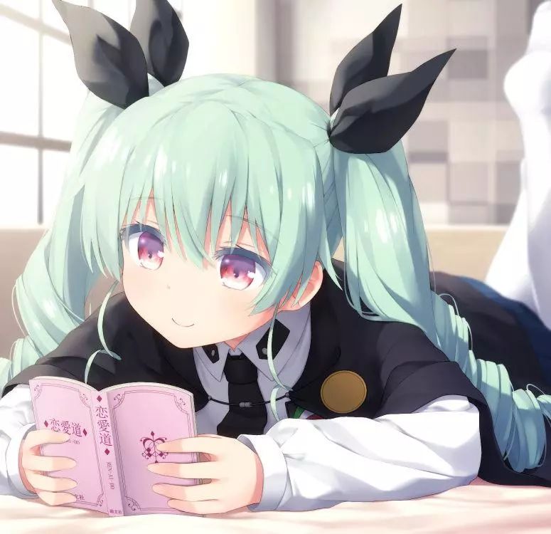 趴着身边的亚子完全飙升了性感与优雅指数