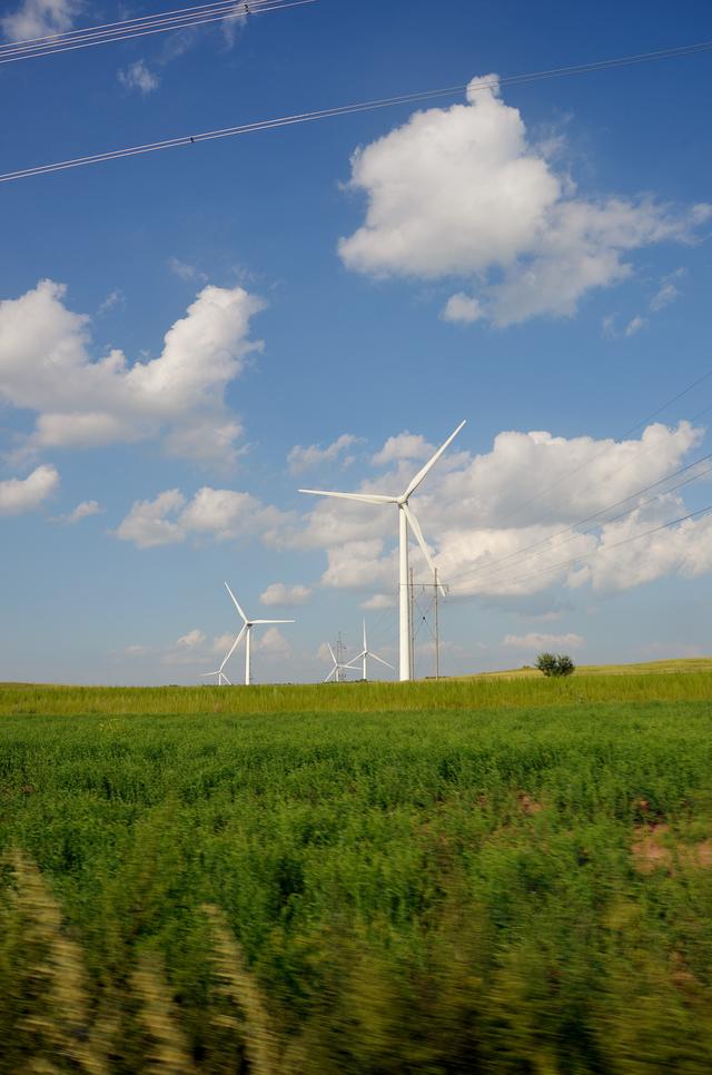 图说中国张北草原的风电