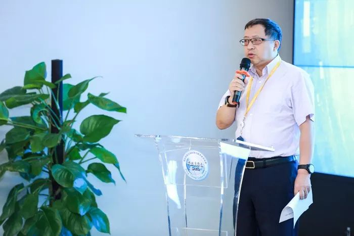 实验室责任院士方滨兴,党委书记杨士强,主任助理郑仲文,科研部负责人