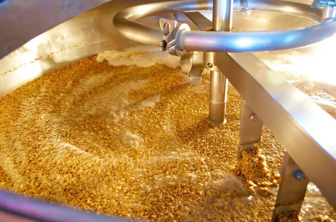 沸煮(boiling):这是啤酒酿造中非常重要的一道工序.