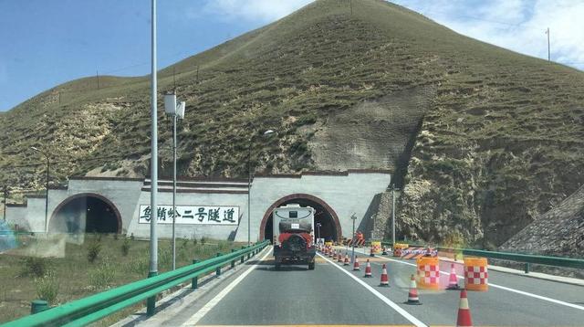甘肃乌鞘岭隧道最长图片
