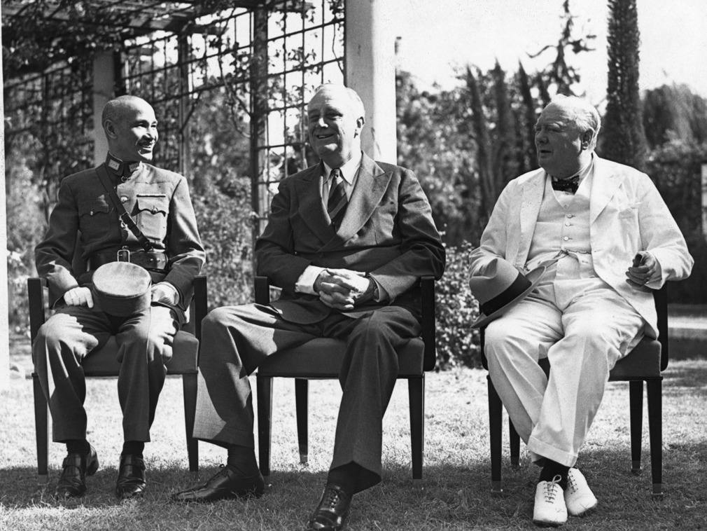 蒋,罗,丘蒋,罗,宋蒋,罗,丘,宋蒋宋游览开罗市区威廉·波特号驱逐舰