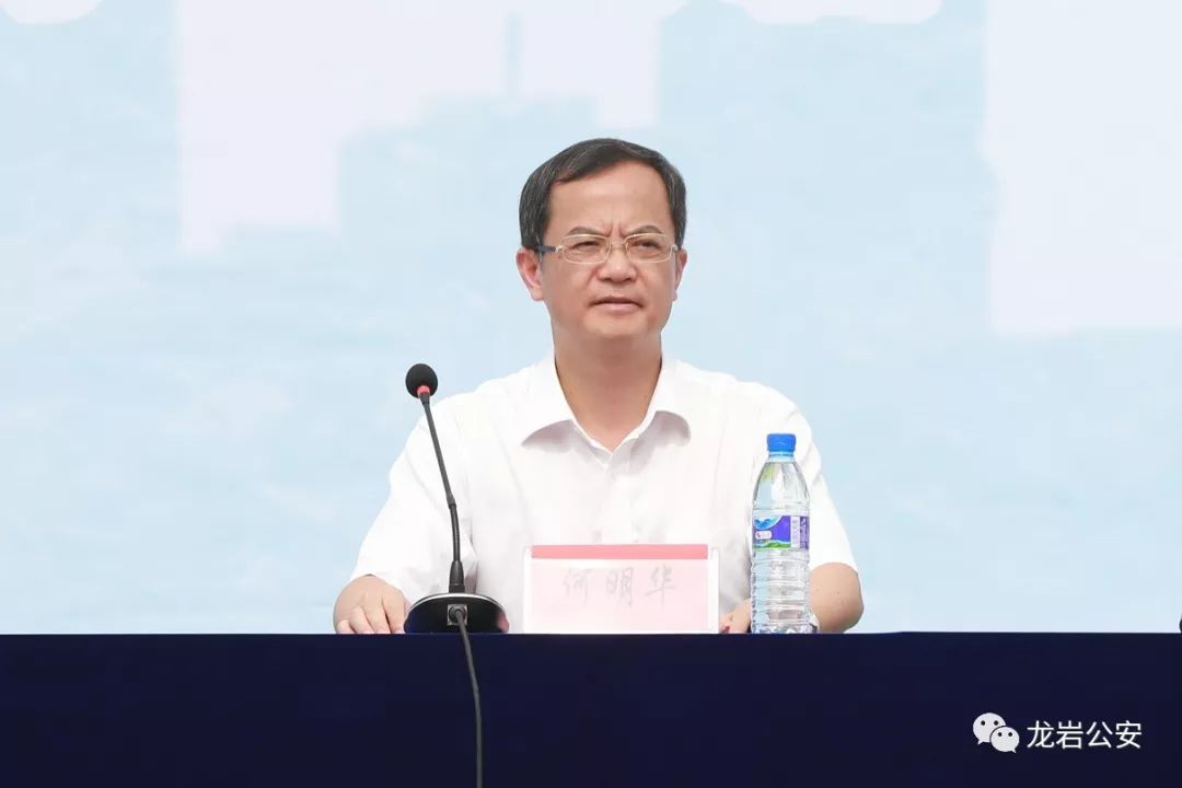 毛高良宣布百万骑士千城亿户"美团禁毒反诈使者骑行队伍出发▼美团