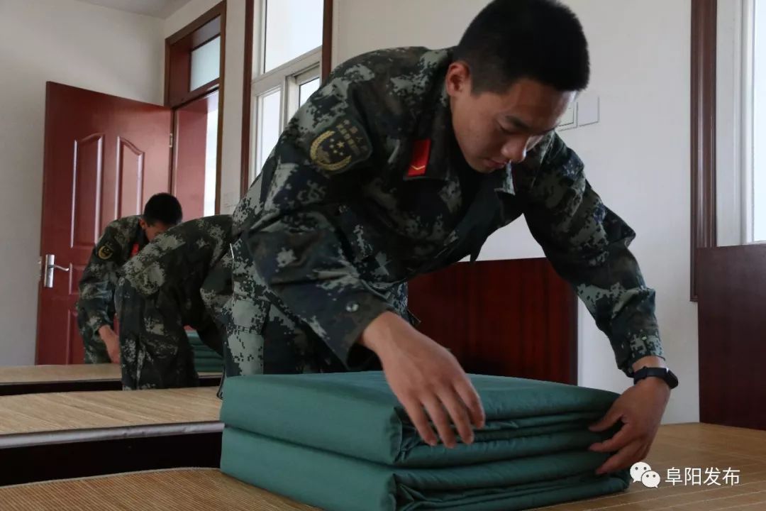 6:00 起床近距离感受武警官兵们一天的训练和生活.