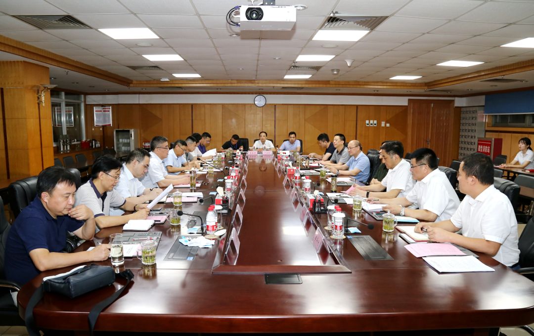 合肥市自然资源和规划局局长储昭海在江汽集团现场办公为企业发展送