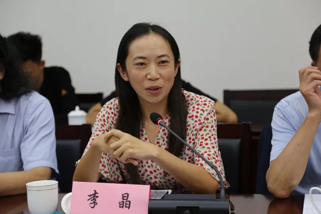 李晶对心灵归宿的追寻肖江虹民俗三部曲的艺术价值