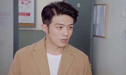 李泽峰36,在《亲爱的热爱的》剧中饰演solo王浩一角,剧中给人的感觉就