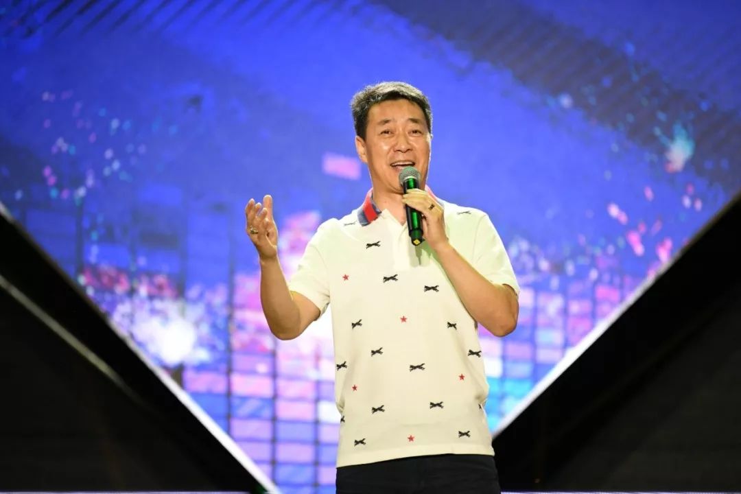 主任,浙江省文化馆副研究馆员刘全来老师为大家带来了精彩的歌曲演唱