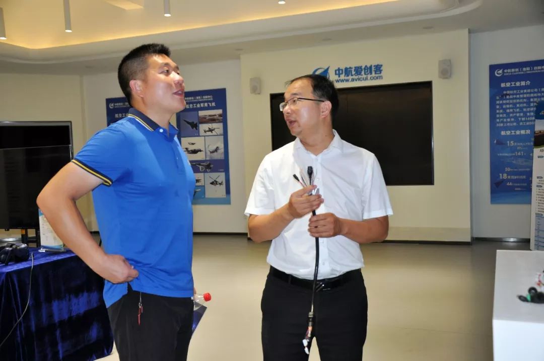 武汉大学科技园企业服务中心主任刘坤考察炎黄科技园