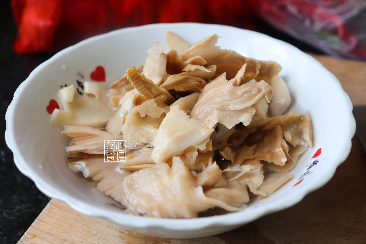 这菜的硒含量仅次于牡蛎,铁含量是猪肉的20倍,清热补虚还能解酒