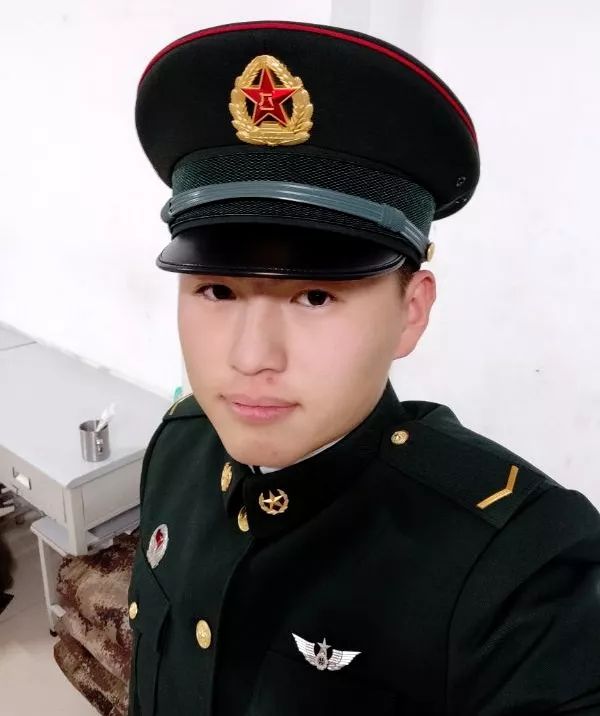 立正敬礼向华园最可爱的人致敬