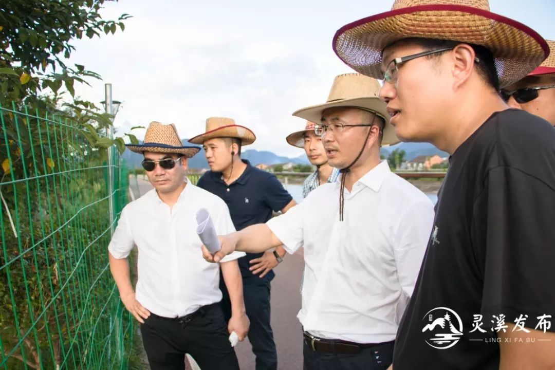 强化河道保洁抓落实 镇领导带队巡查横阳支江_郑贤