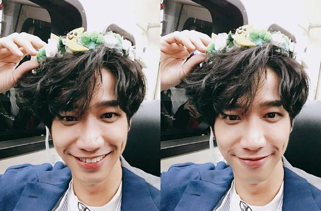 刘以豪受邀前往韩国录制节目,与李升基柳演锡世纪同框难掩兴奋