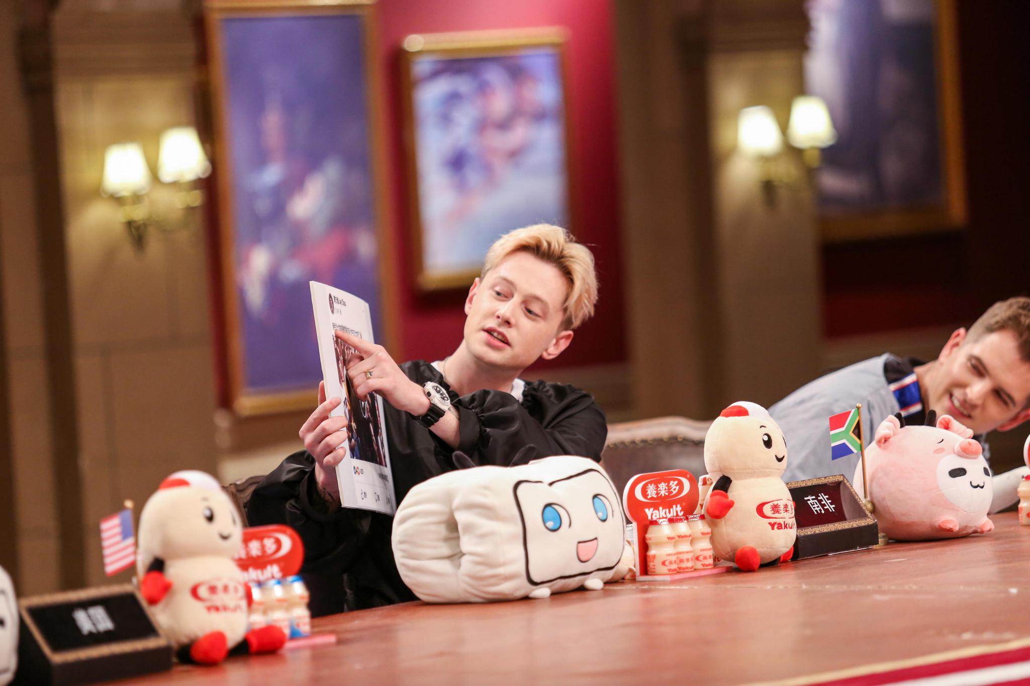 非正式会谈第五季即将收官众多外国迷弟现场pk示爱周杰伦