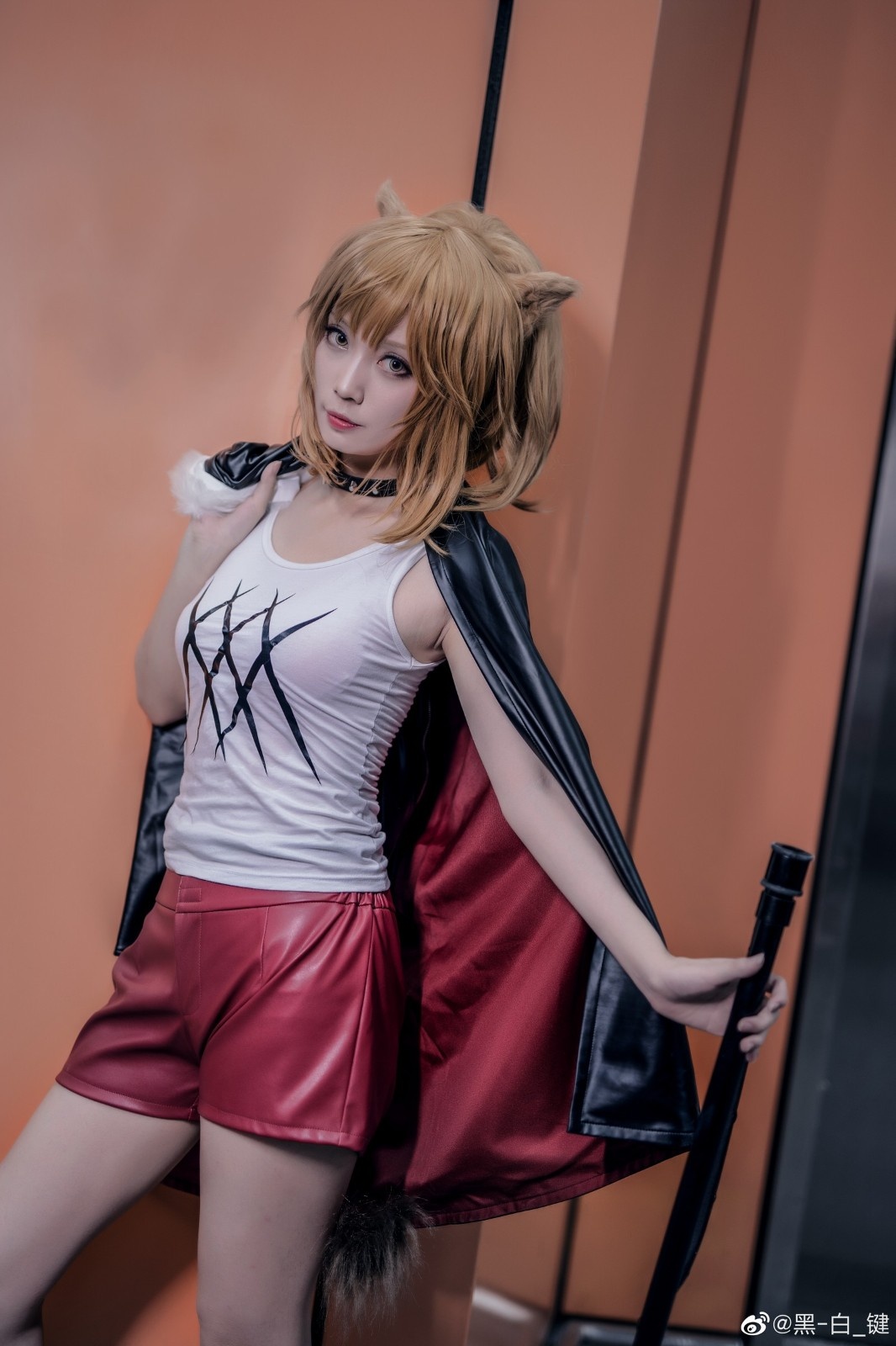 "▼出镜:蜜汁猫裘/ 摄影:砂金丷/ 地点:萤火虫动漫游戏嘉