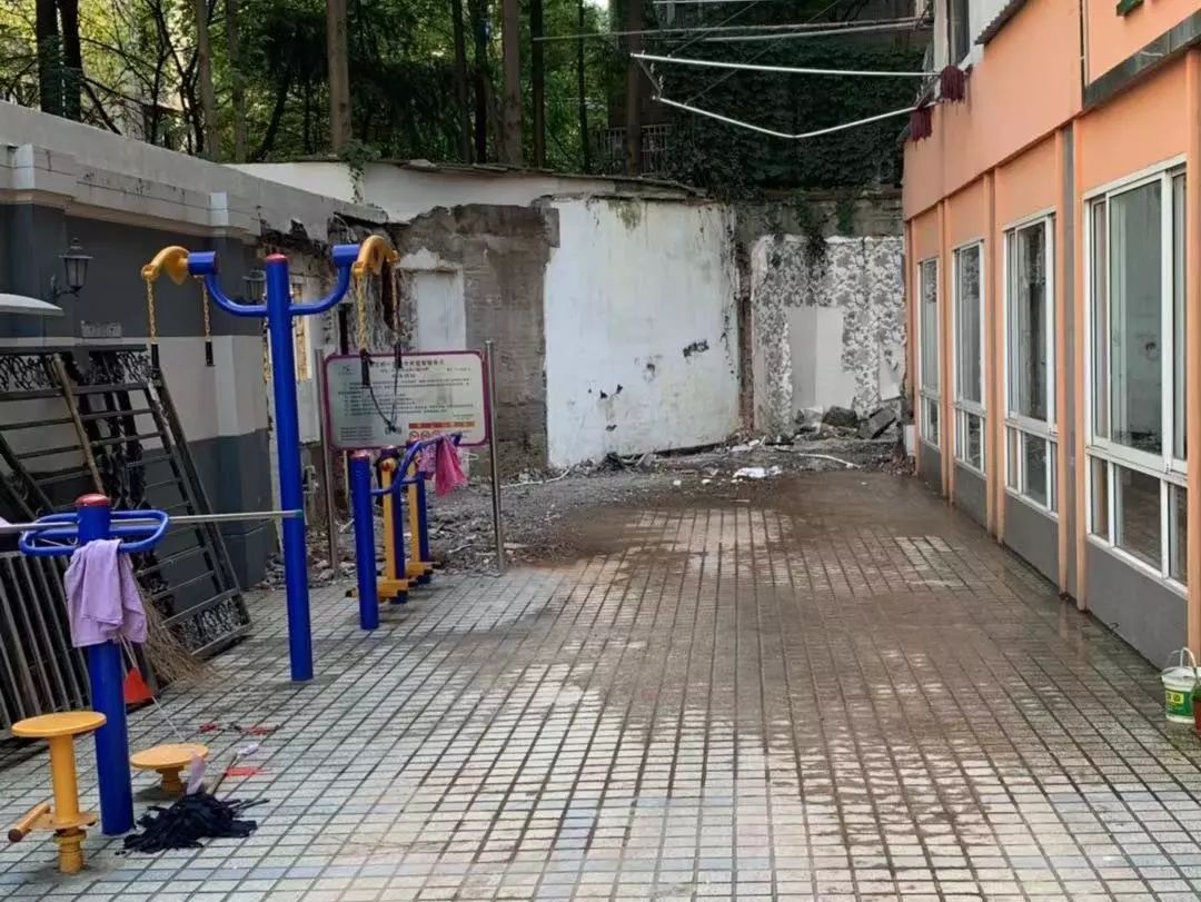 五里桥街道天大热人大干三伏拆违力不减