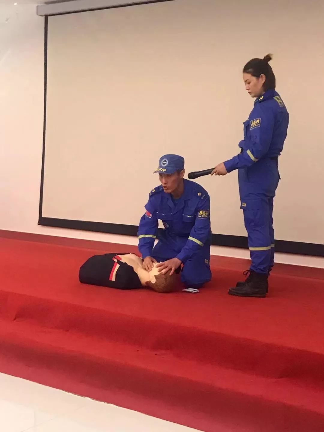 蓝天救援队走进鹰潭供水集团