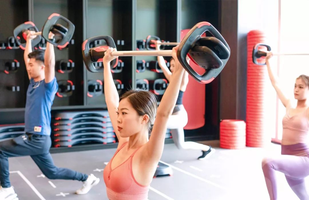 授课barre 莱美芭蕾,bodyjam 有氧热操,bodycombat 搏击操,bodypump