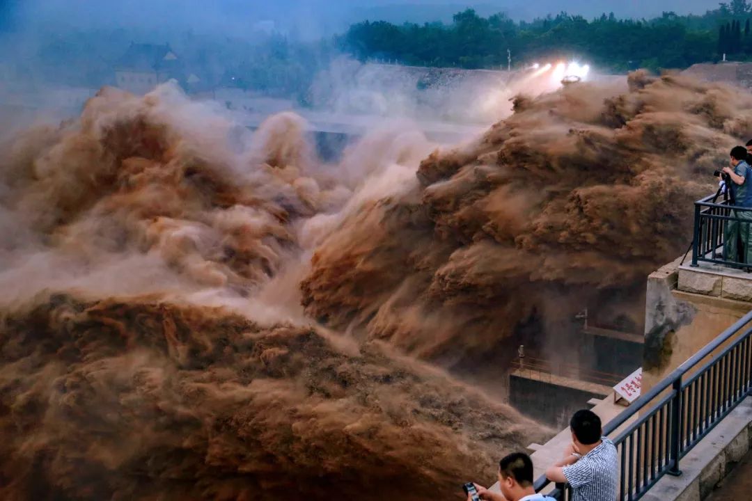最新消息黄河上游强降雨来袭小浪底观瀑活动将持续