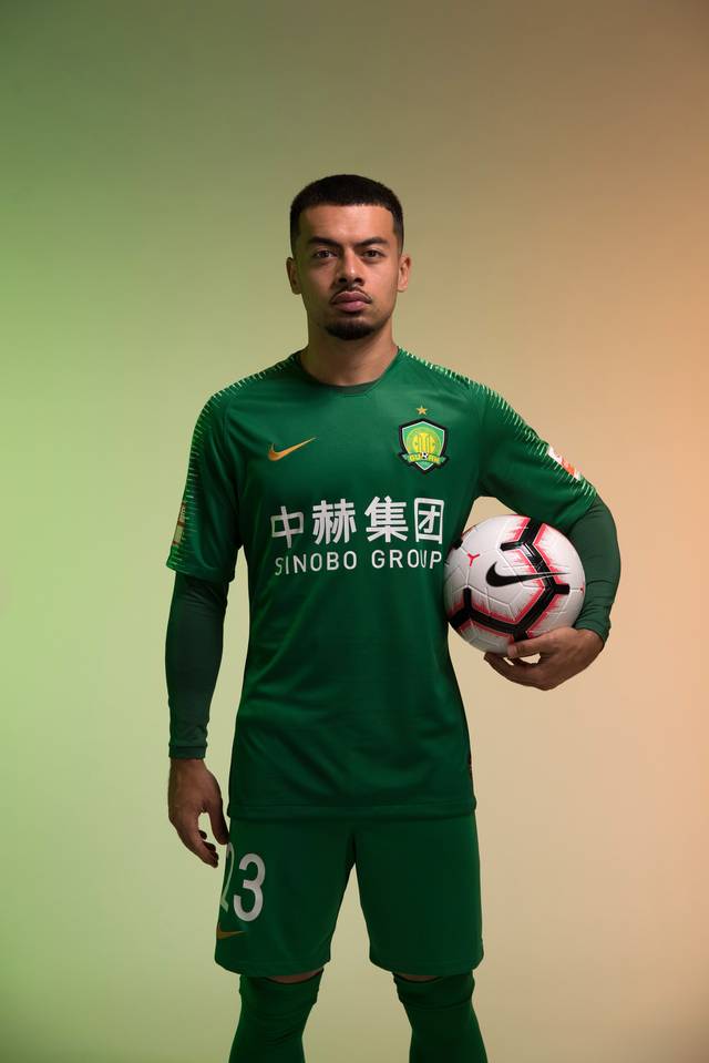 在过去十年的时间里,耐克与中国足协,中超公司紧密