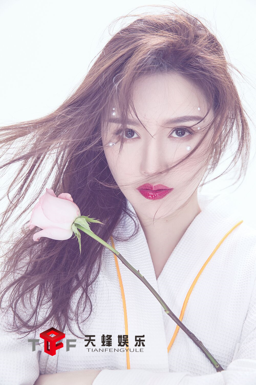 演员歌手 高溜最新单曲《念念不忘》新歌预告_地方