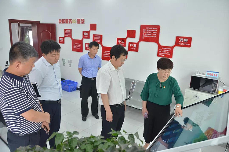 区长苟继东调研智慧平台和书香之城建设情况