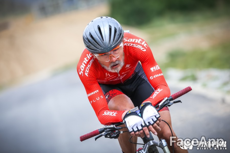 你可曾想过,如今驰骋业余公路赛场的巨子豪强们,50年后在迟暮之年的