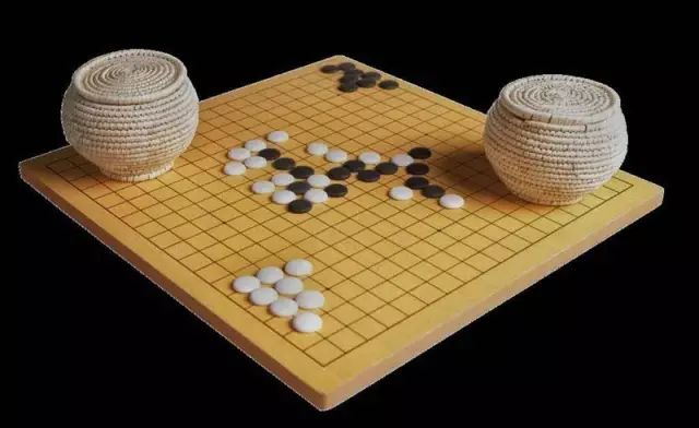 农历中国七月初二夏日弈棋