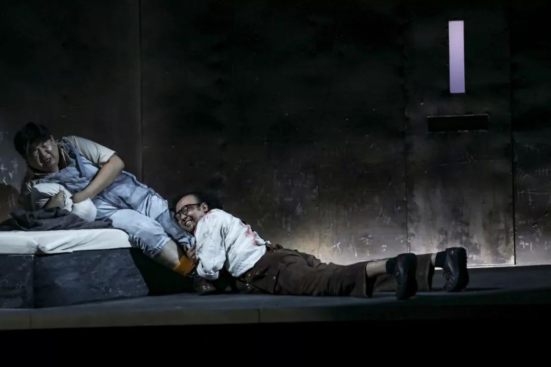 口碑炸裂枕头人首演现场独家呈现