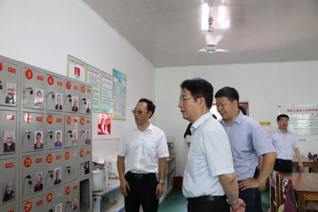 市委常委,组织部部长赖国根,副市长林愚,区委副书记,区长李虹,镇党委