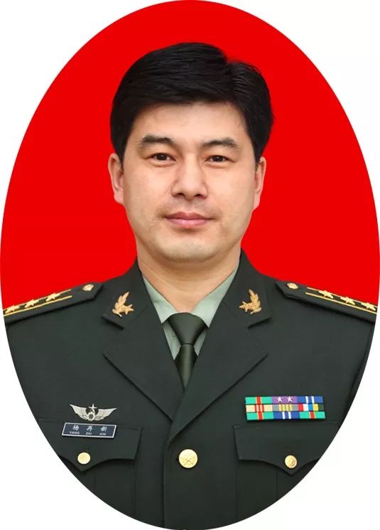 致敬八一照片背后的军营故事