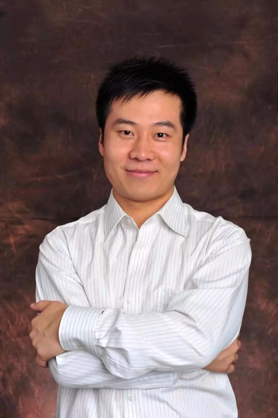 高中时期师从西安音乐学院键盘系副主任李壮壮老师,2002年考入西安