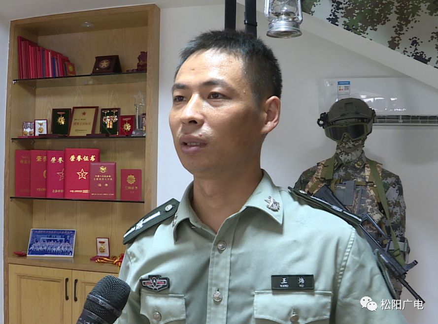 望松街道人武部副部长 王炜:在部队当兵12年,当初转业的时候也可以