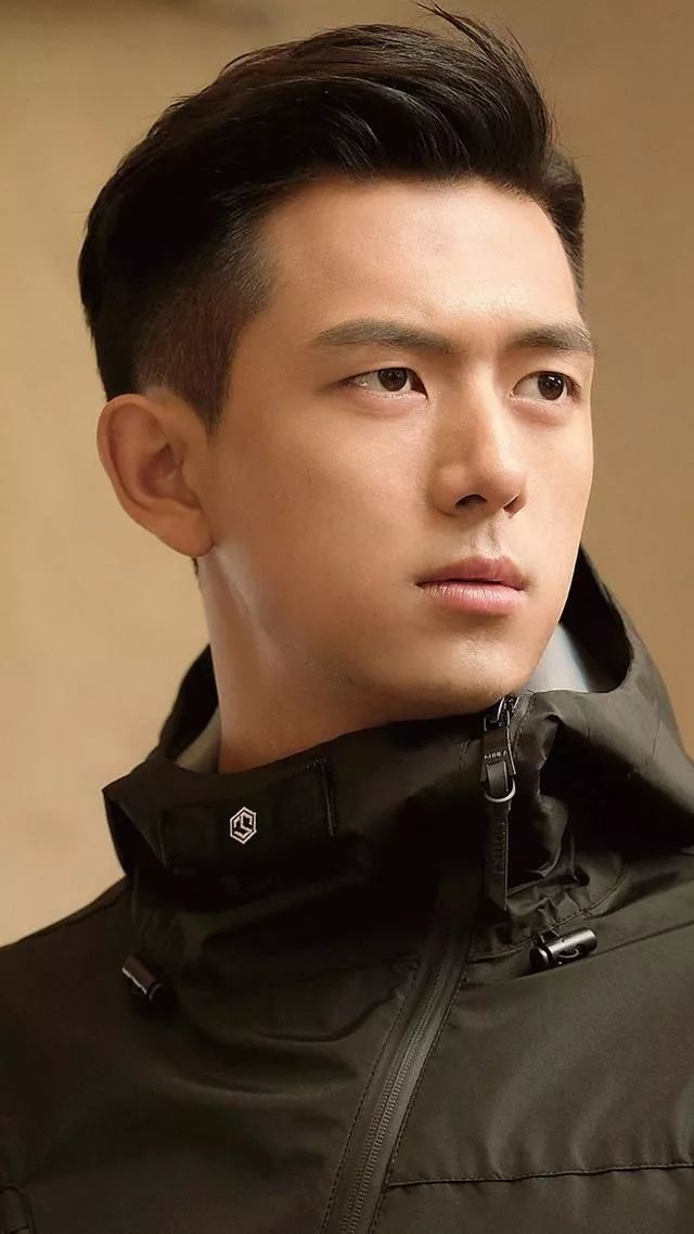 学会这份gun神个人简历,助你功成名遂_韩商言