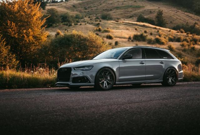 红眼水泥灰奥迪rs6战斗气息十足