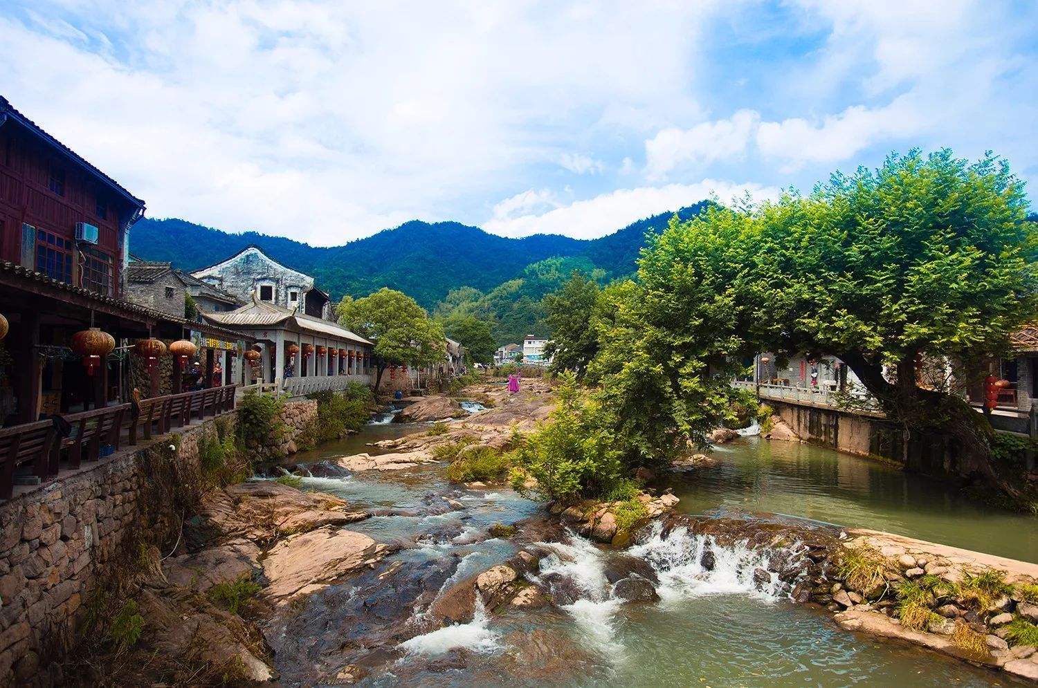 浙江这座5a古镇,知名度不高,门票却高达200元,内藏佛教名山_溪口