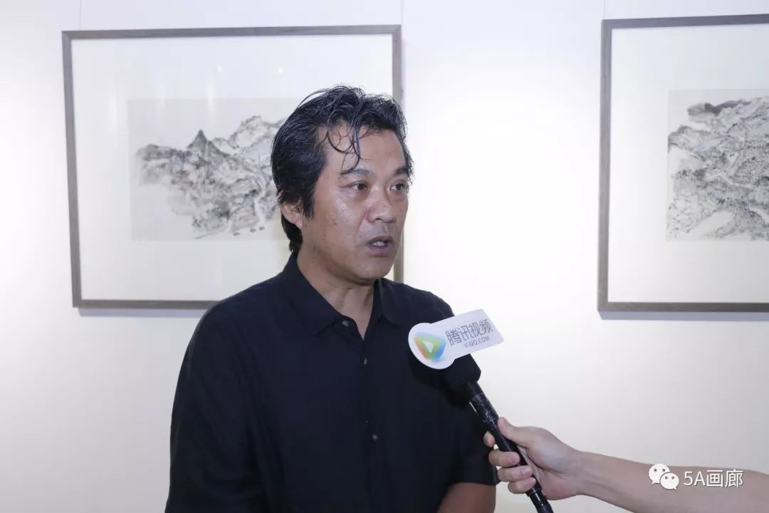 中华炎黄书画院副院长,中国书法家协会会员赵学伦接受媒体采访中国
