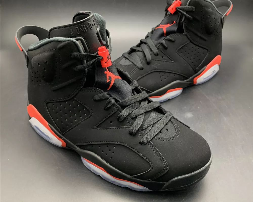 年轻人的生意,球鞋鉴定师的"混沌时代"