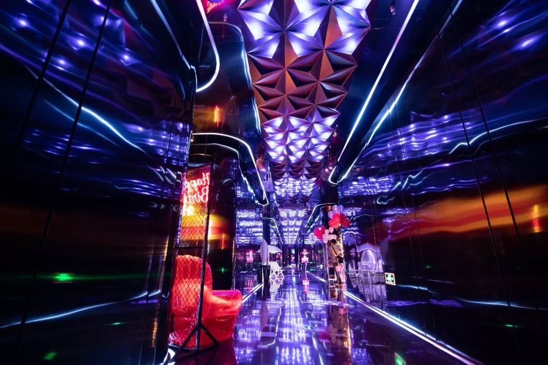 比现男友更让人上头锡城这家360沉浸式派对ktv开启七夕高甜模式