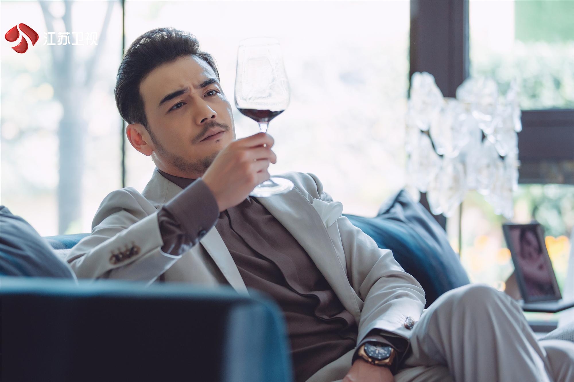 《归还世界给你》人物关系愈发纷乱