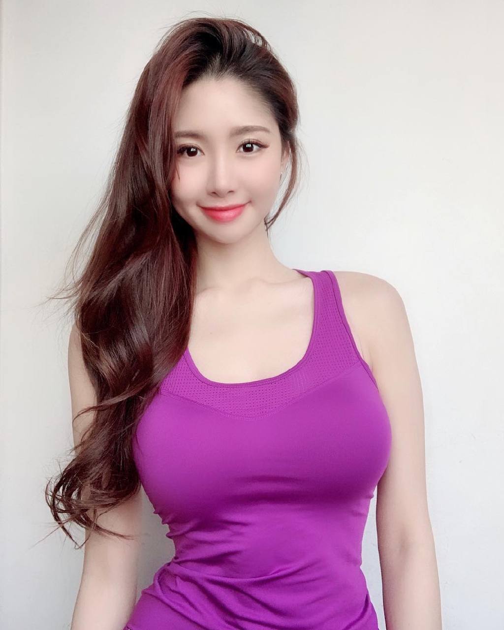 搞笑gif蹲了半个多小时厕所的你双腿无力感觉身体被掏空