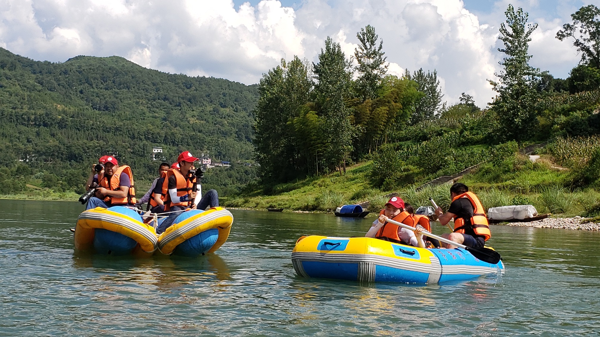 张家界茅岩河风景区高温酷热漂流升温