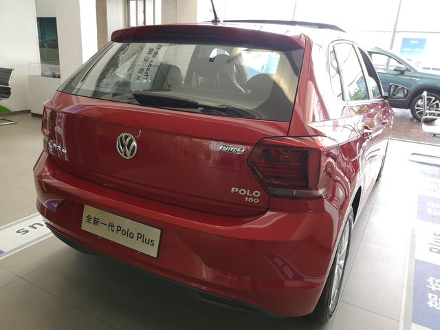 炫彩一抹红到店看2019款大众poloplus次顶配