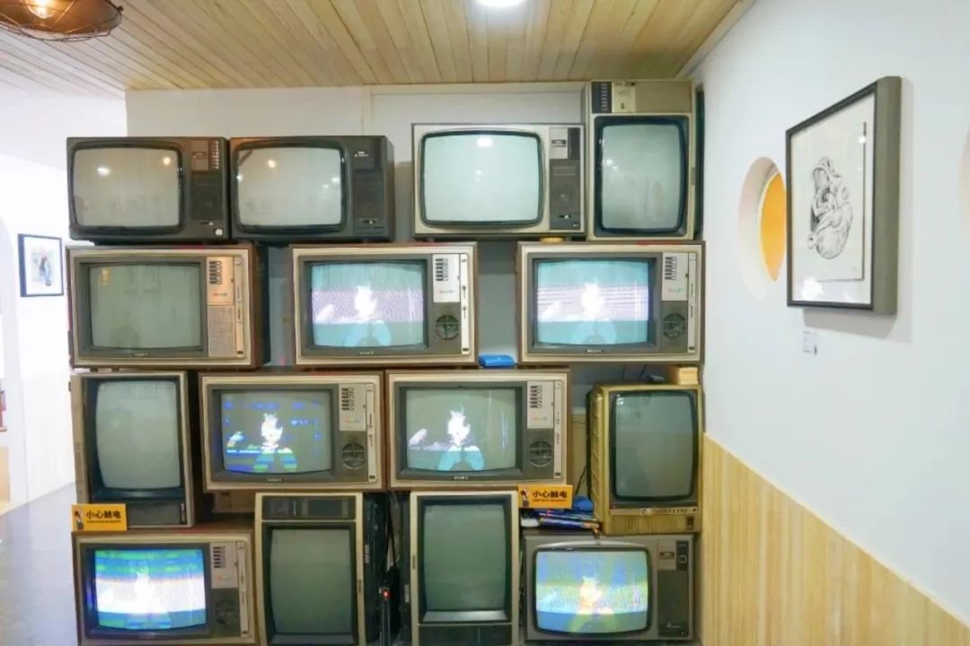 城事| 90 年后的青春与碰撞:暂别北京,继续航行_限量