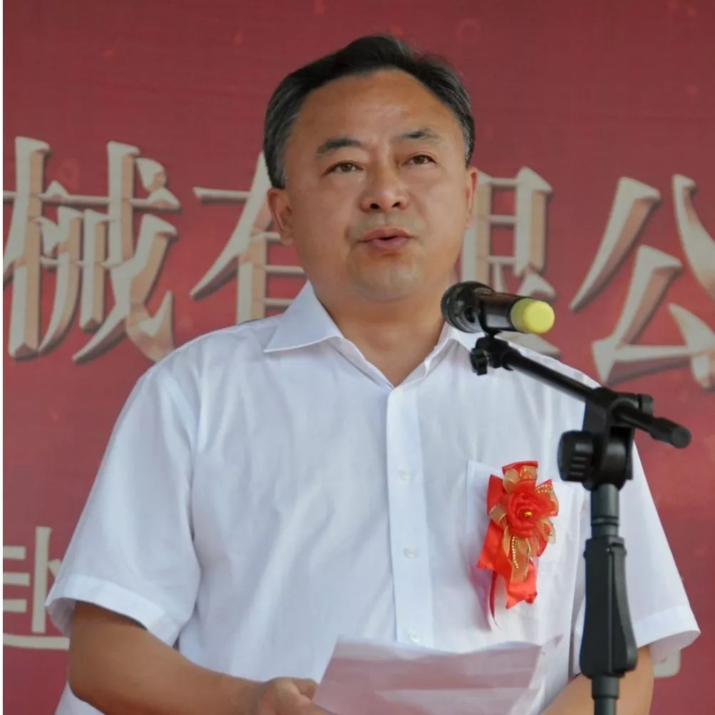 何运平致词他表示将以最大的诚意,尽最大的努力,靠前服务,主动作为,为