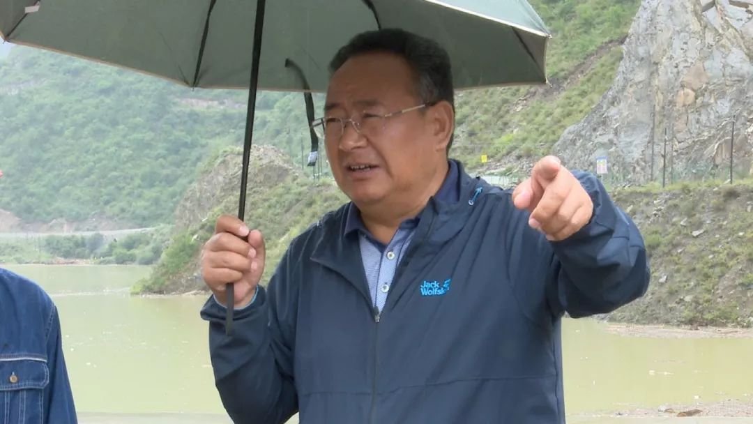 仁青东珠督查迭部县各水电站防汛度汛工作