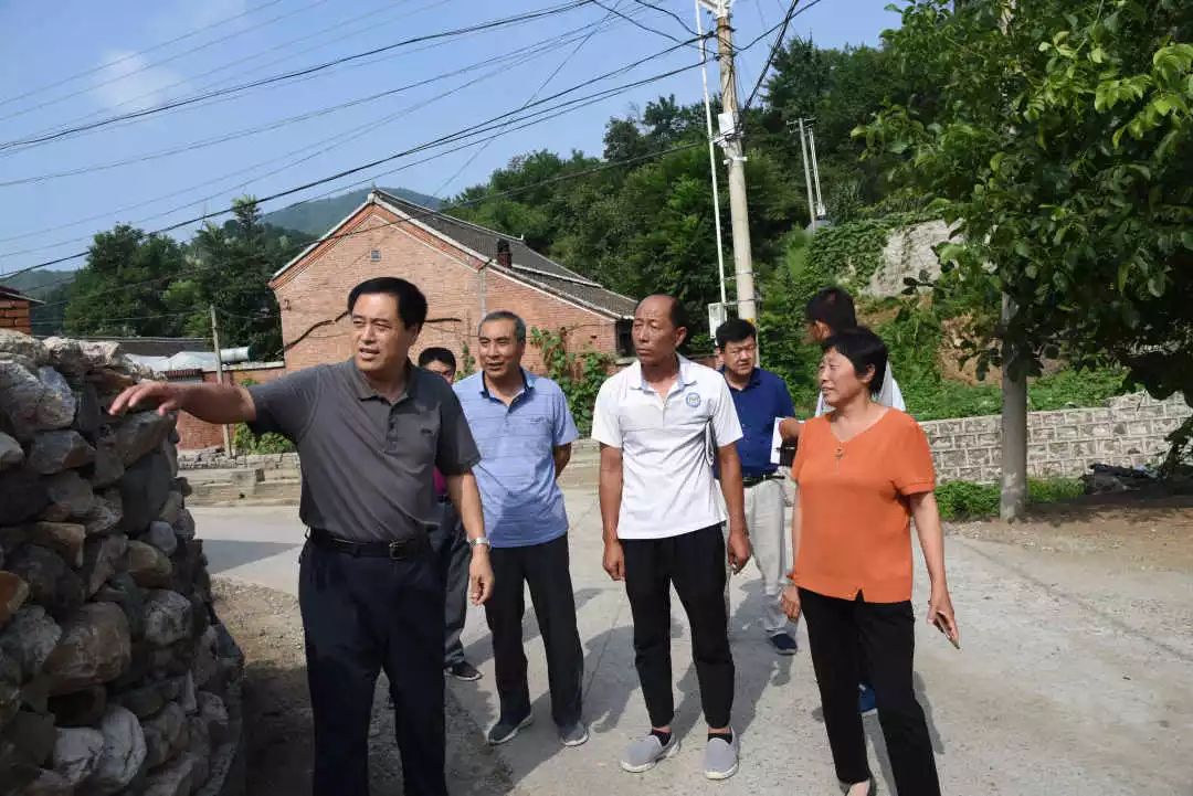 副区长朱锡才同志到不老屯镇督导检查农村人居环境整治工作