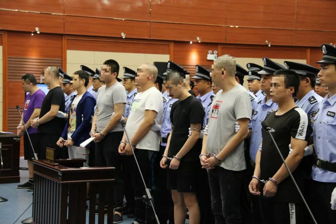 链接:文登法院公开开庭审理朱某某等人涉黑案件4莒南法院:桑拿天,10万